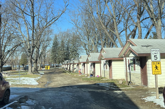 Pontiac Lake Motel - Nov 22 2022 (newer photo)